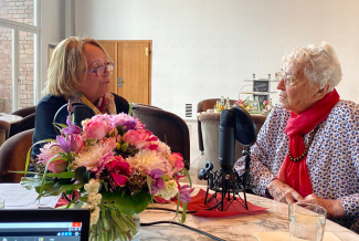 Sabine Leutheusser-Schnarrenberger und Ruth Weiß im Gespräch